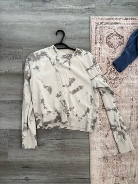 Lululemon Tie-Dye Crewneck Sweatshirt - Light Gray